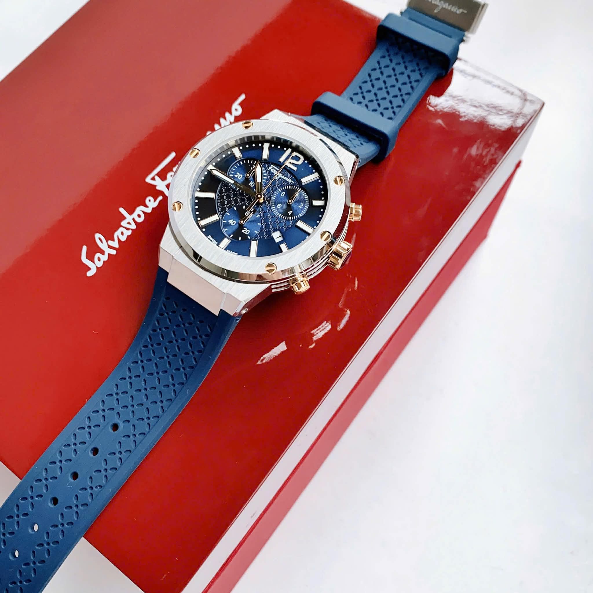 Đồng Hồ Salvatore Ferragamo F-80 Chronograph SFJE00724