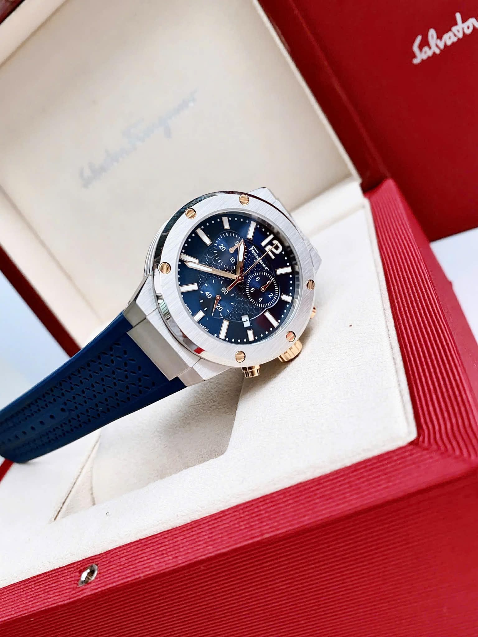 Đồng Hồ Salvatore Ferragamo F-80 Chronograph SFJE00724
